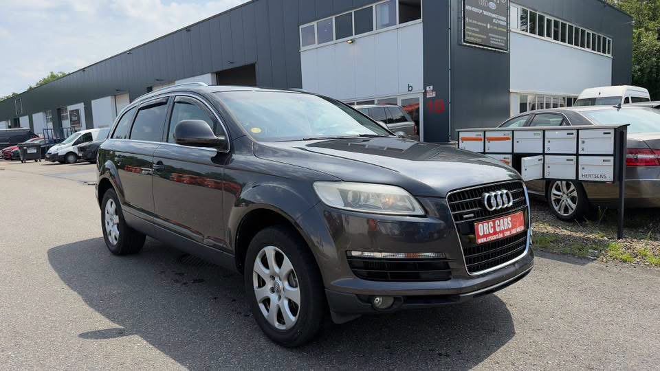 Audi Q7 3.0 TDI DPF quattro tiptronic gekeurd CARPASS, Auto's, Automaat, Beige, Zwart, Leder