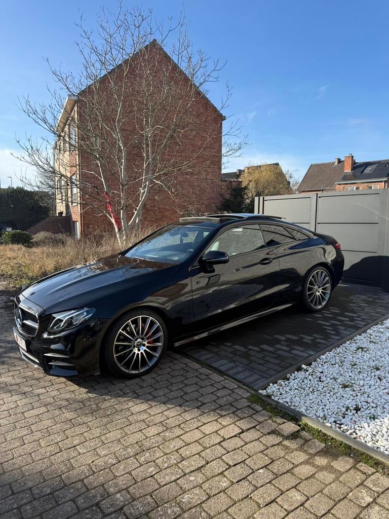 Mercedes e200 coupé AMG line hybride/Benzine, Auto's, Automaat, 4 zetels, 1992 cc, Dealer onderhouden