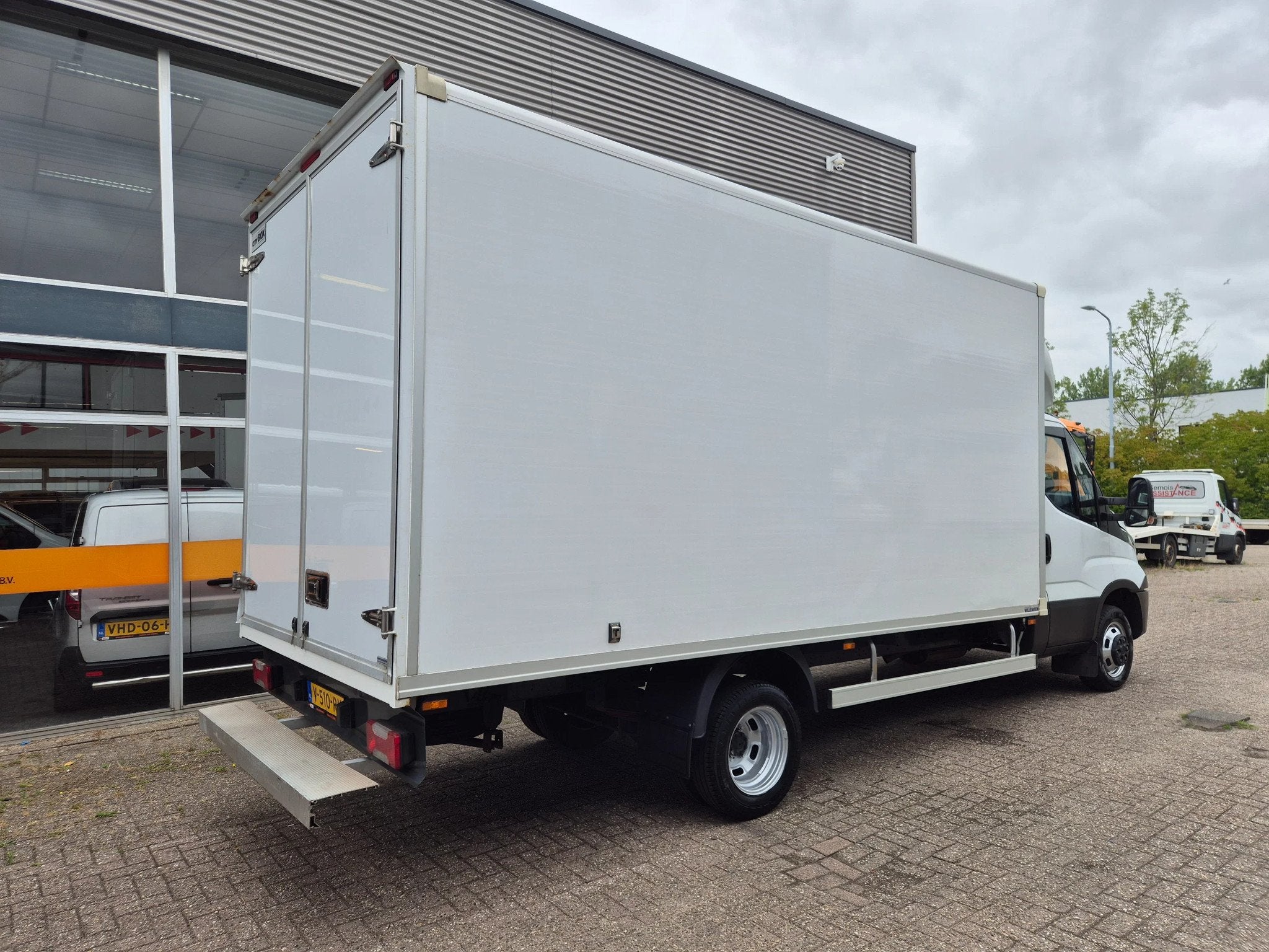Iveco Daily 35C16 2.3D/ Navi/ Airco/ E6/ 22 KUB (bj 2018), Auto's, Gebruikt, Euro 6, Iveco, Wit