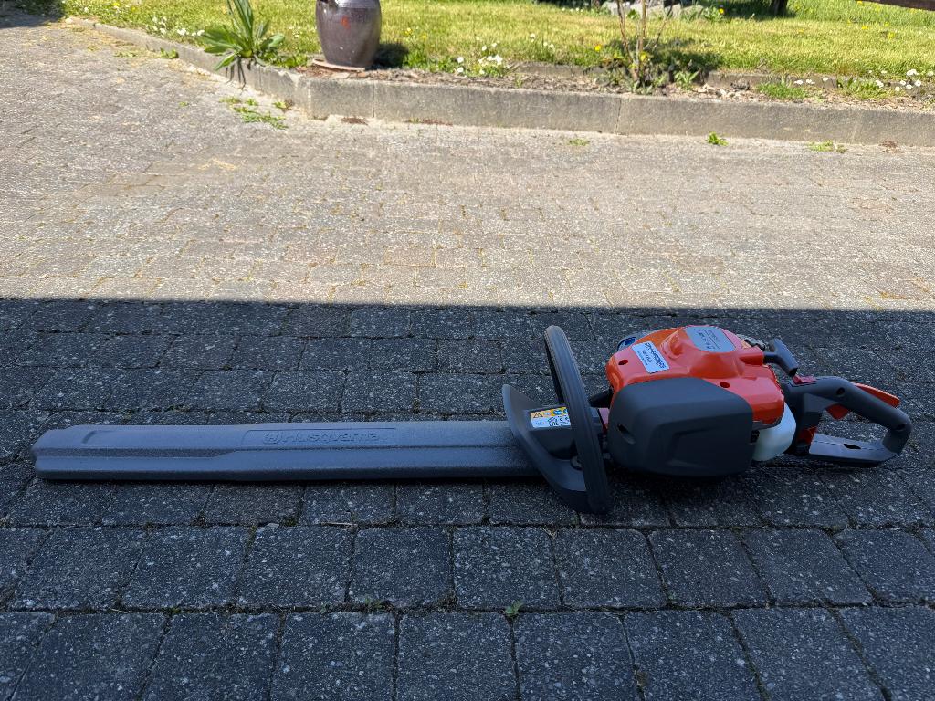Taille haies de marque husqvarna tout neuf (jamais utilisé), Enlèvement, Neuf, Essence