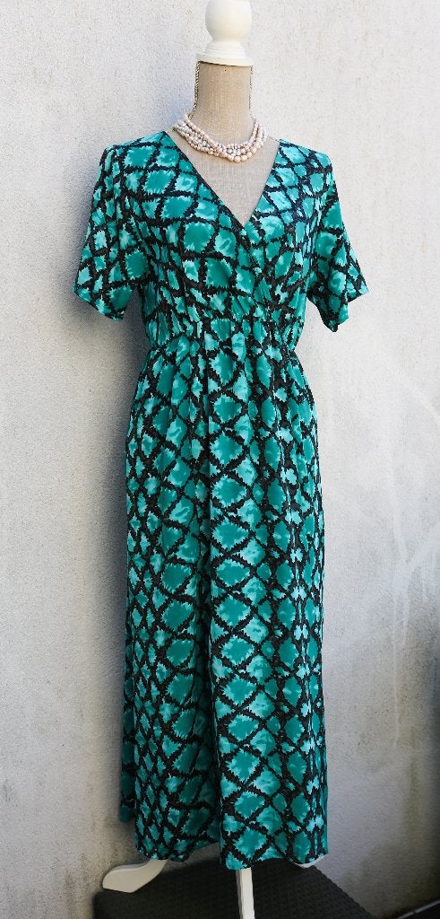 Jolie longue robe originale M - Neuve, Neuf, Taille 38/40 (M), Enlèvement ou Envoi, Vert