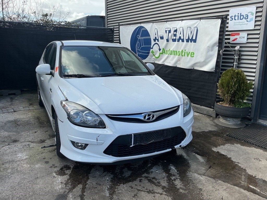 ALTERNATEUR i30 Crosswagon (WWH) (|373002B600|2609780|), Valeo, Utilisé, 100, rue de Courcelles
75017  Paris, FR, Hyundai