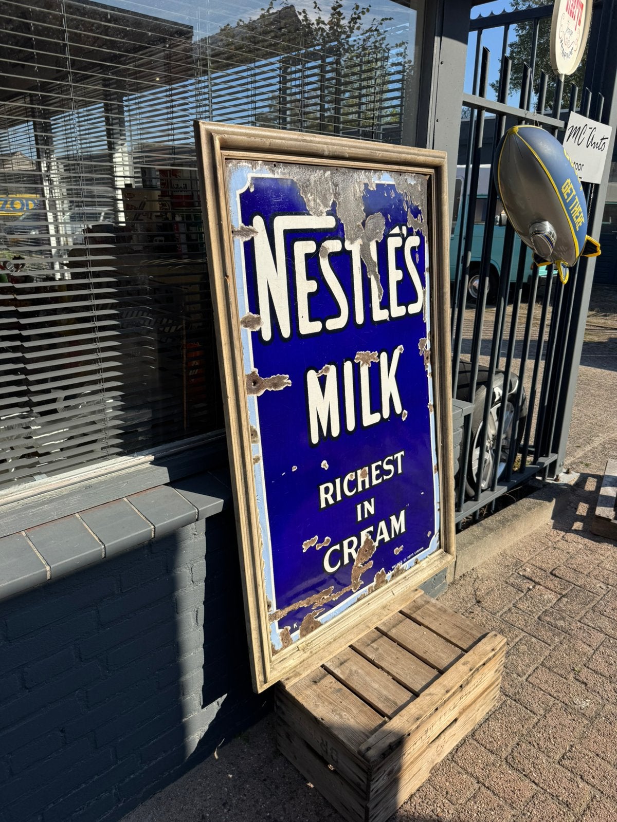 Nestle’s Melk emaille reclamebord XL, Verzamelen, Ophalen, Reclamebord, Gebruikt, .