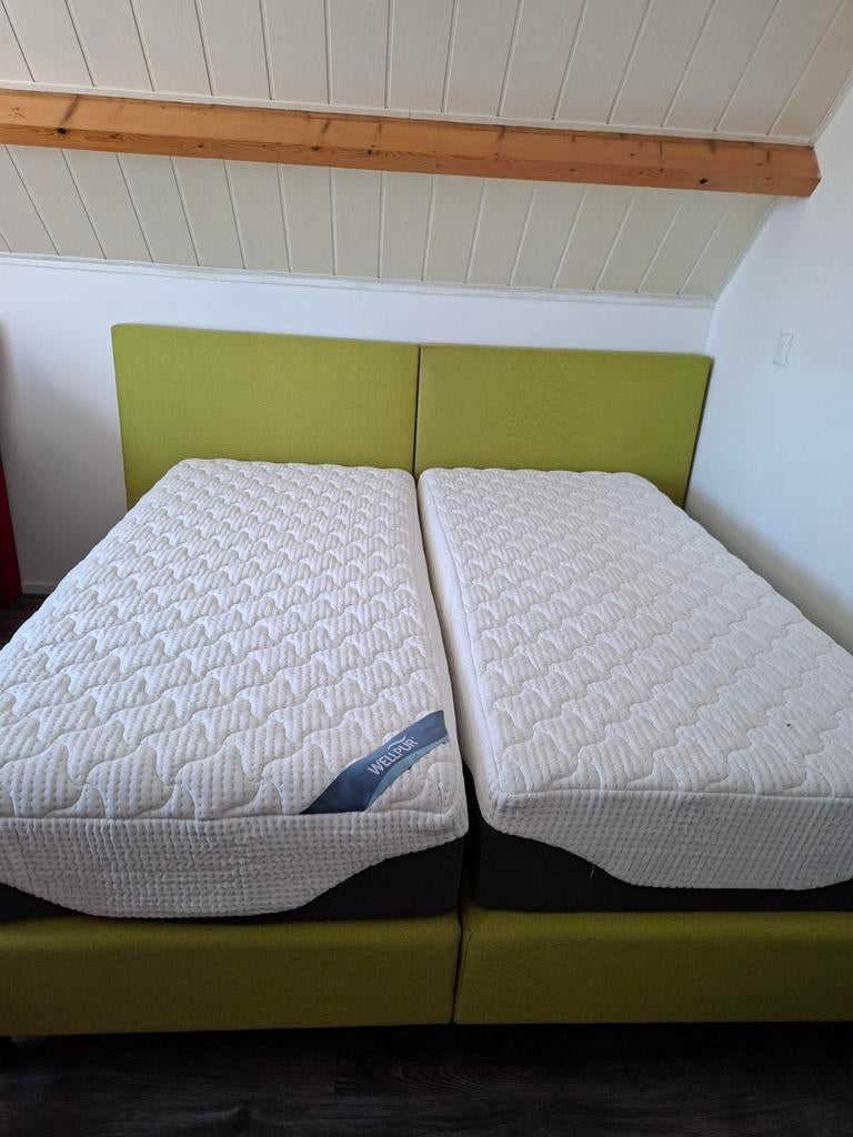 4x boxspring (90 x 200) 3 matrassen wellpur gold, Enlèvement, Rouge