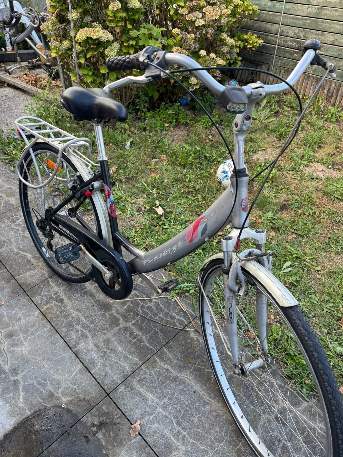 Dames fiets, Ophalen