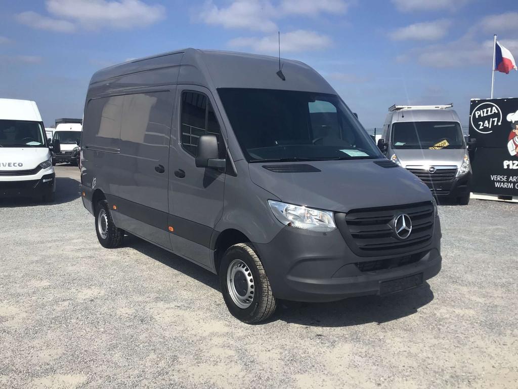 Mercedes-Benz Sprinter l2h2 317cdi 2023 10km full/option 399, Euro 6, Entreprise, 3 places, Boîte manuelle