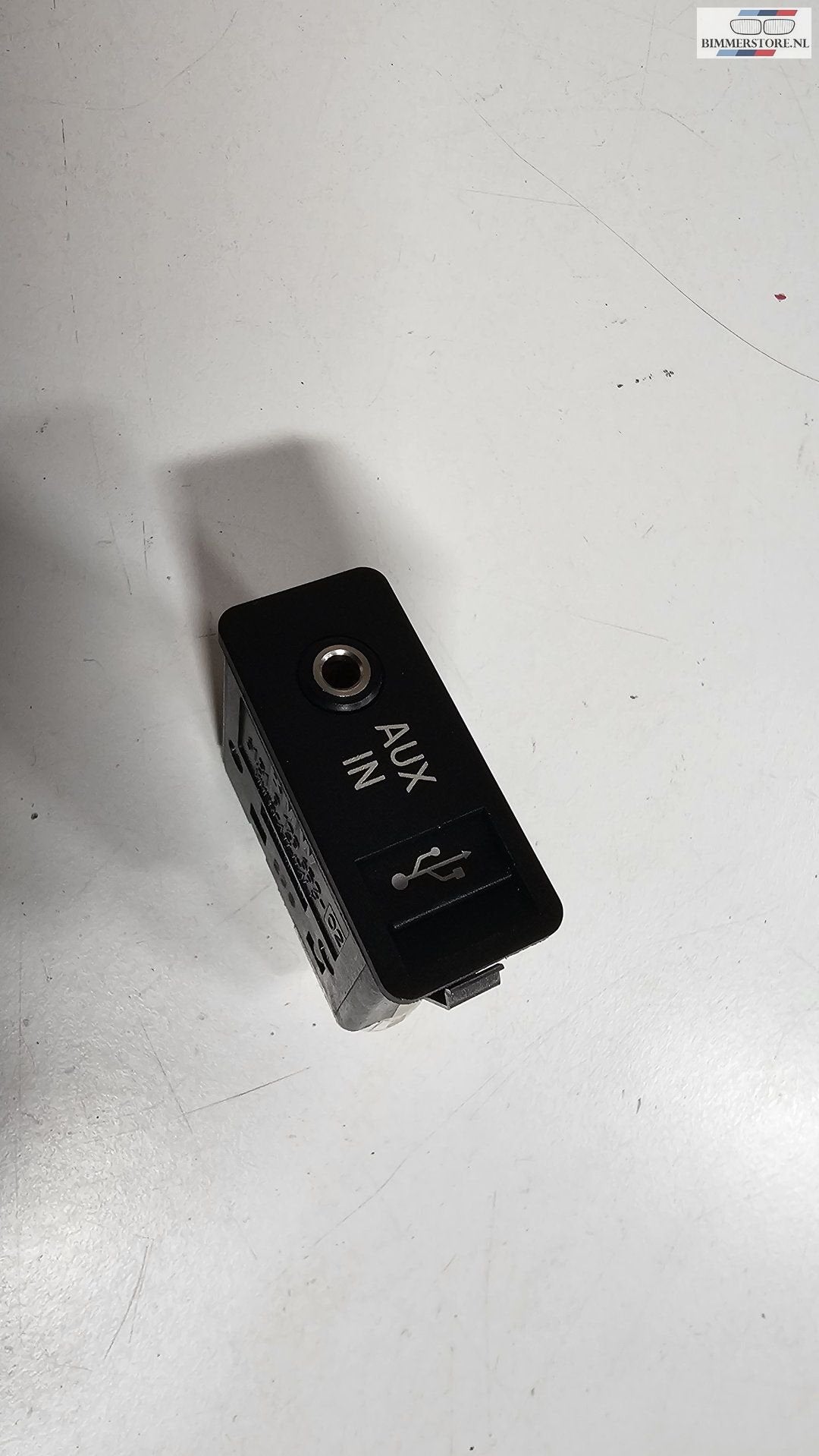 Aux Usb aansluiting BMW 7 / X5 / X6 serie F01 F02 F03 E70 E7, Auto diversen, Gebruikt, -, -, Ophalen of Verzenden