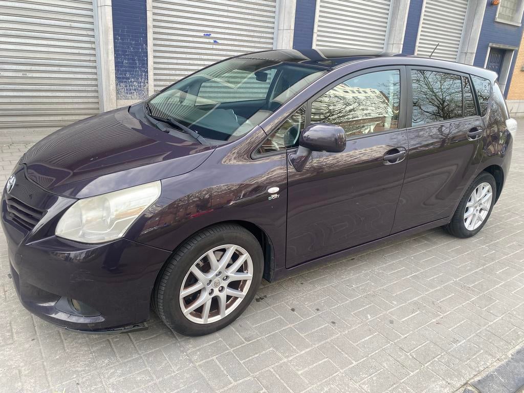 Toyota Verso 2.2 DIESEL * AUTOMAAT *WIELEN - AIRCONDITIONING, Auto's, Euro 5, 4 cilinders, Zwart, 5 deurs