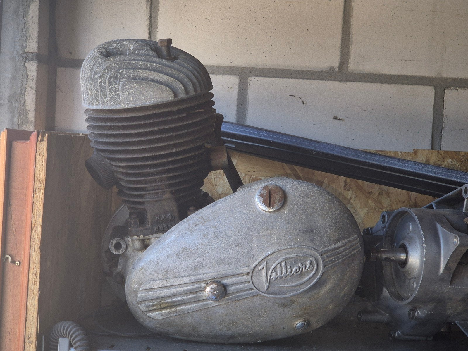 Motorblok Monet Goyon M2V, Ophalen