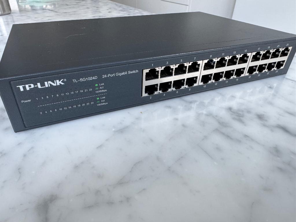 Switch TP-Link TL-SG1024D - 24 ports Gigabit - Fanless, Informatique & Logiciels, Commutateurs réseau, Utilisé, Enlèvement