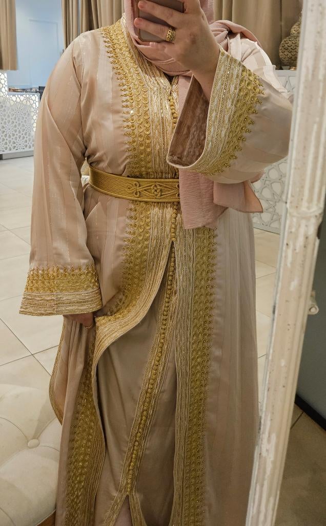 Caftan, Enlèvement, Comme neuf