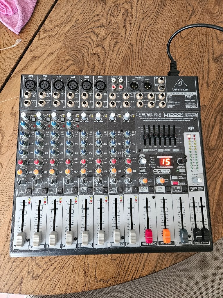 Behringer xenyx x1222USB, Musique & Instruments, Enlèvement, Utilisé, 10 à 20 canaux, Entrée micro