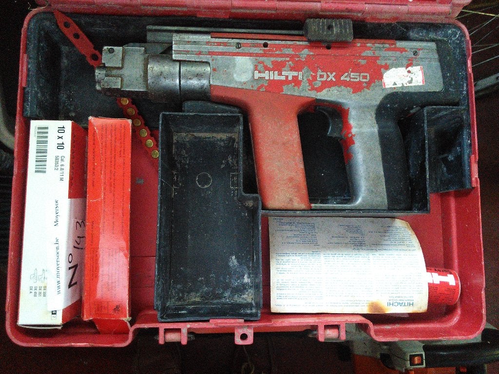 Pistolet à poudre Hilti DX 450, Enlèvement, Hilti