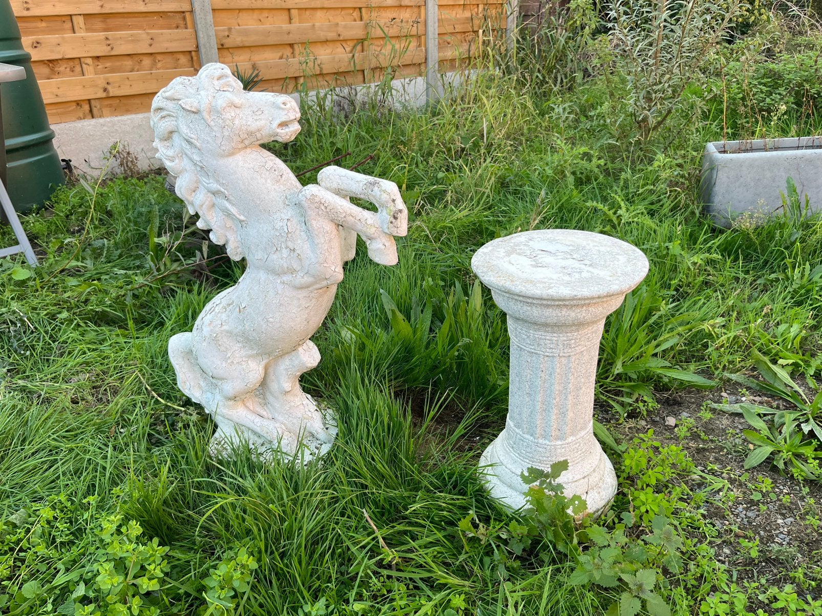 Paarden  standbeeld en sokkel, Tuin en Terras, Ophalen, Zo goed als nieuw