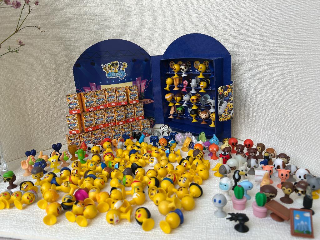 Grand lot Aldi Emoji de plus de 200 figurines dans 20 boîtes, Aldi, Enlèvement ou Envoi