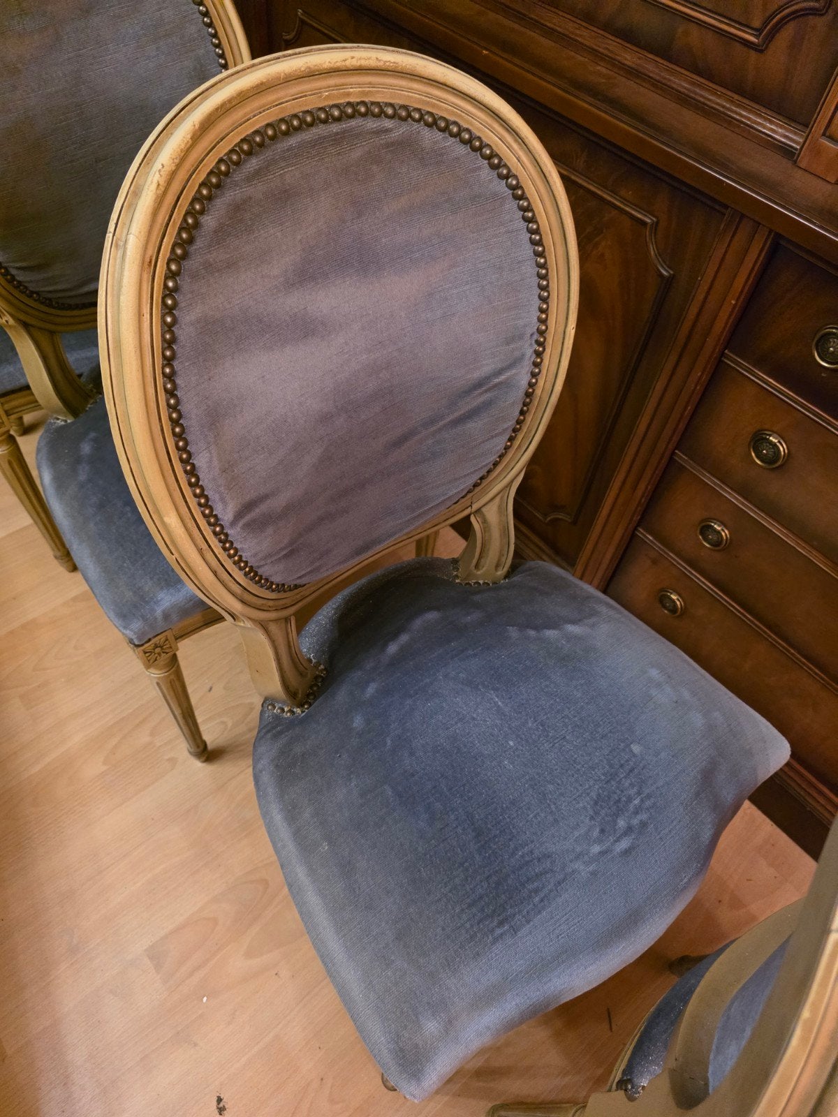 Chaises, Antiquités & Art, Enlèvement