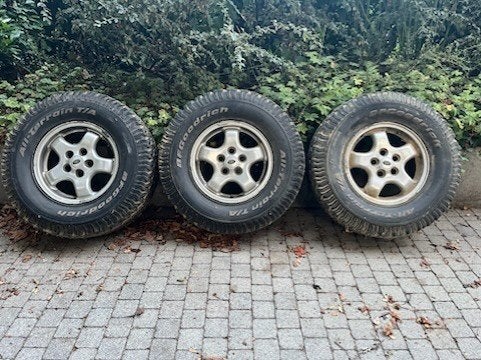3 x All-Terrain banden T/A BF GoodrichLandrover €150,00/3st., Enlèvement, Pneu(s)