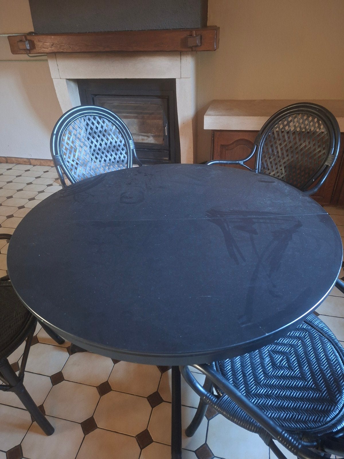 table et 4 chaises, Enlèvement, Utilisé, Ovale, 100 à 150 cm
