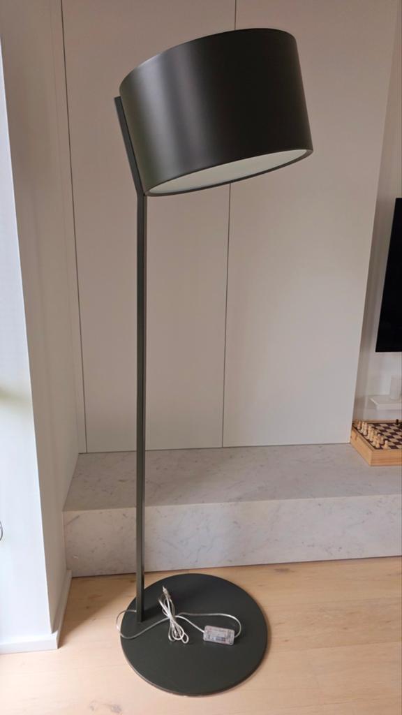 Design vloerlamp Balanza van Lirio by Philips, Enlèvement