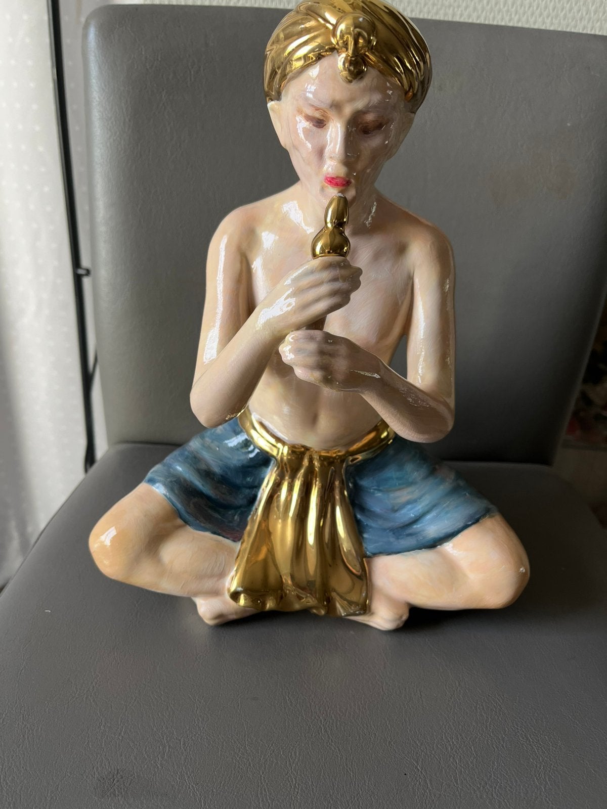 Porselein fakir, Ophalen