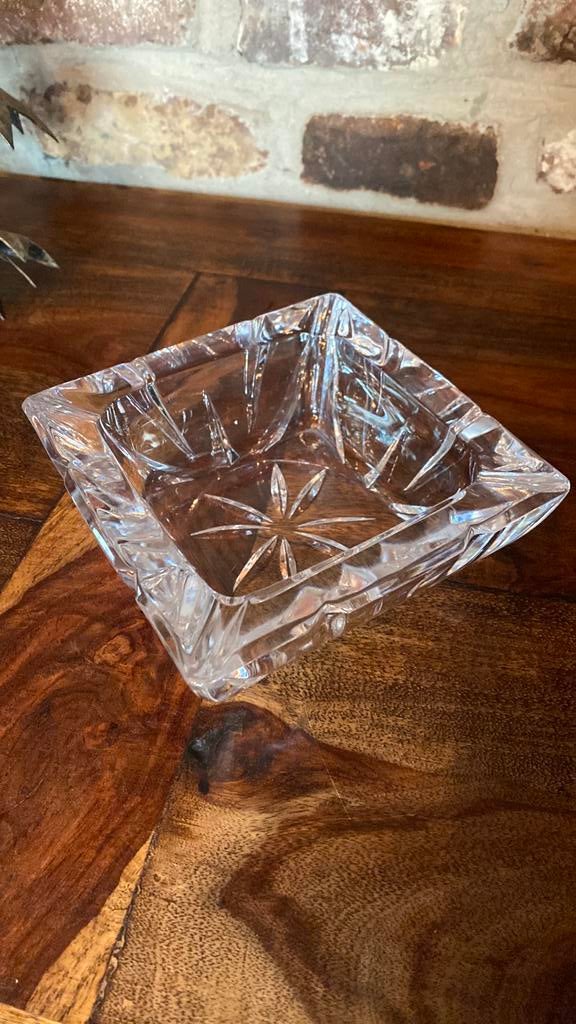Cendrier en cristal élégant, Enlèvement
