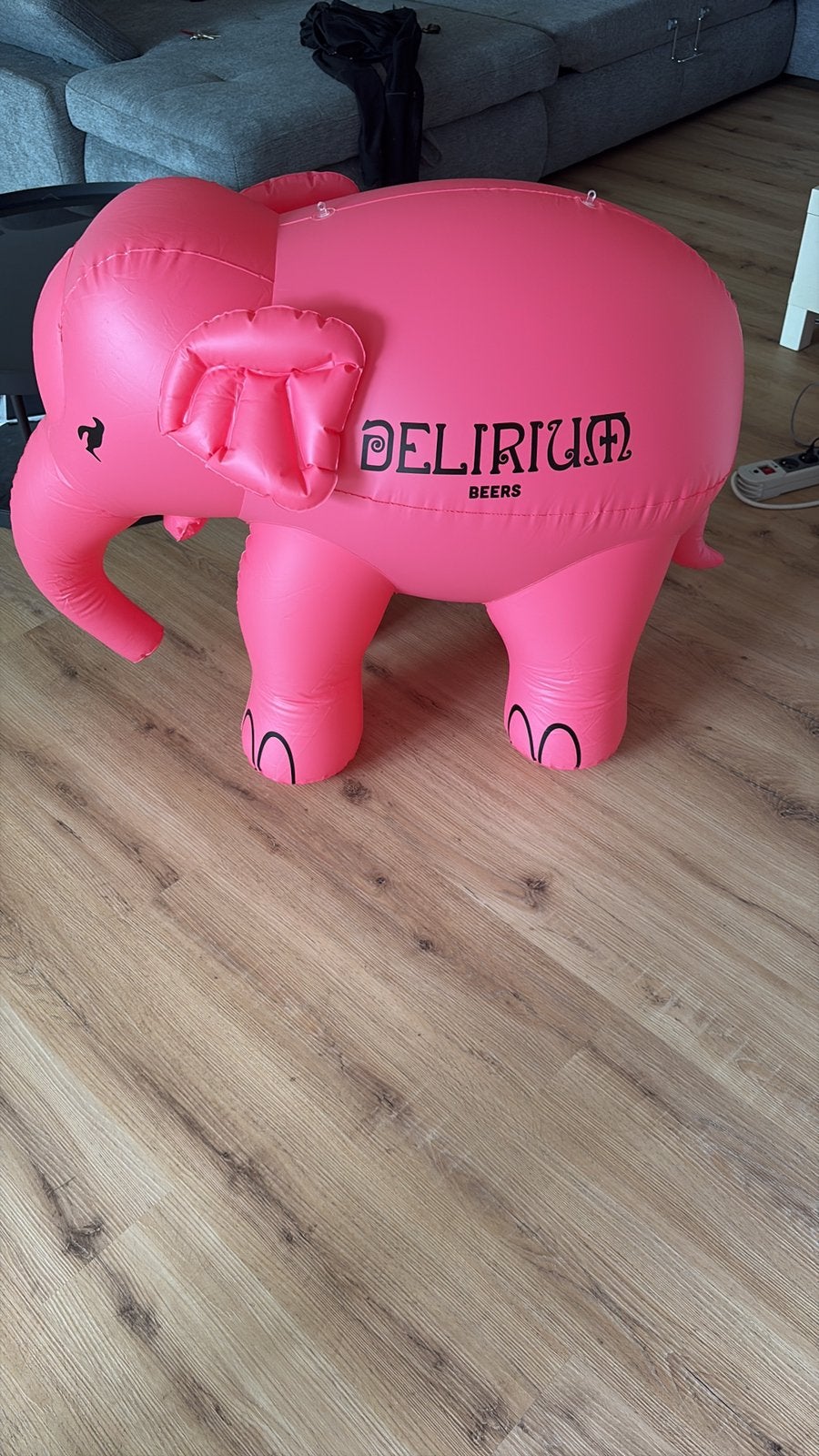 Opblaasbare olifant van Delirium, Ophalen, Zo goed als nieuw