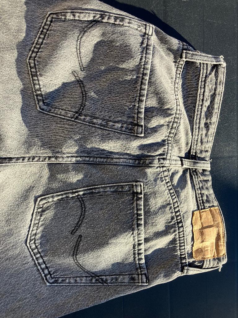 Jack and Jones Loose fit 27/32, W32 (confectie 46) of kleiner, Ophalen of Verzenden, Grijs, Gedragen
