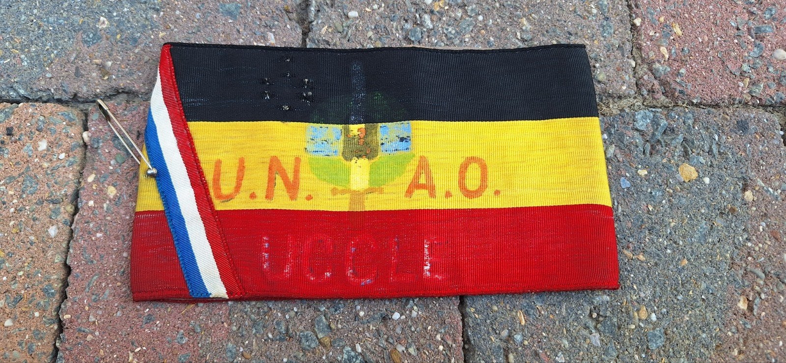 Belgische armband van UNAO, Verzamelen, Ophalen