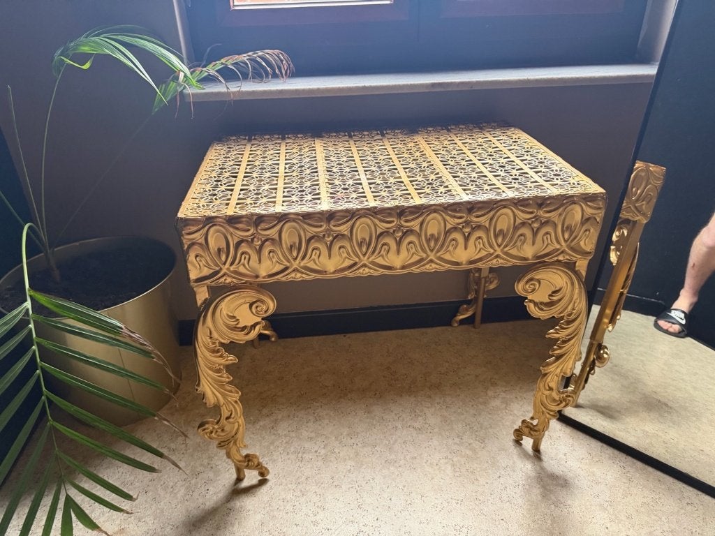 Barokrococo stijl bijzettafeltje, Ophalen, Zo goed als nieuw, Rechthoekig, Metaal of Aluminium