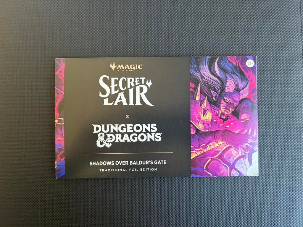 Secret Lair Dungeons & Dragons Shadows over Baldur’s Gate, Hobby & Loisirs créatifs, Enlèvement ou Envoi, Foil