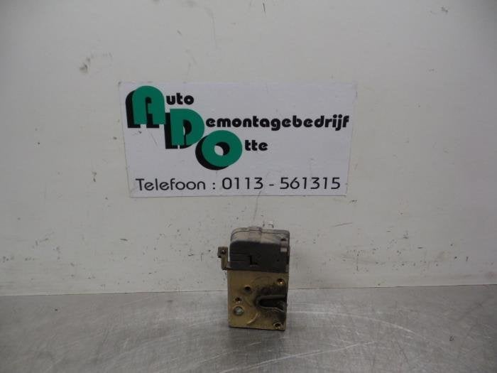 Deurslot Mechaniek 2Deurs links van een Peugeot 206 (206 98-, Auto-onderdelen, Carrosserie, Peugeot, Gebruikt, 3 maanden garantie