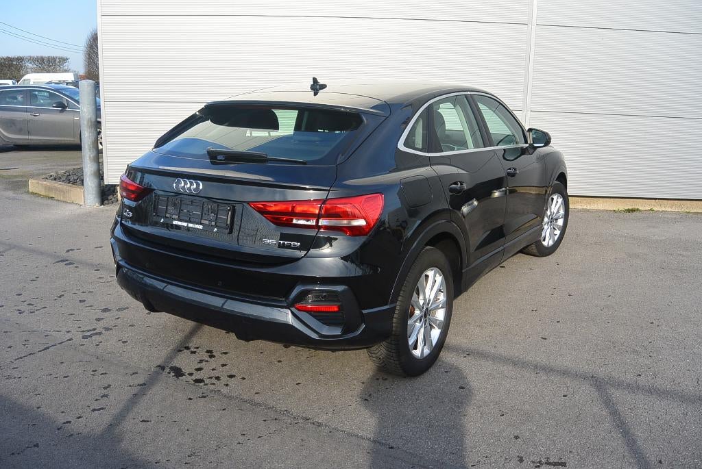 Audi Q3 1.5 TFSI Sportback, Auto's, Voorwielaandrijving, 4 cilinders, Zwart, Leder