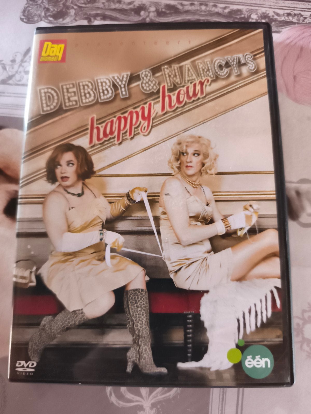 dvd Debby en Nancy, Ophalen