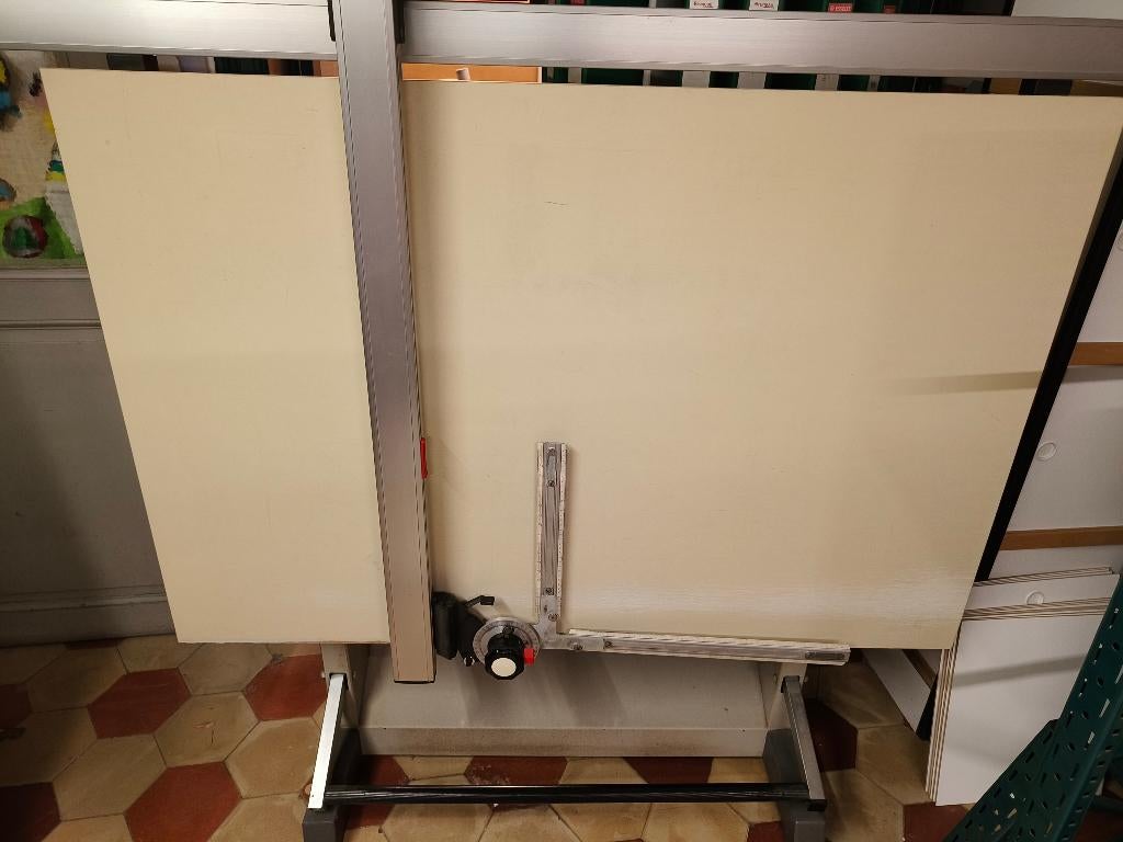 MoLin Tekentafel met voetpomp - Verstelbaar, Doe-het-zelf en Bouw, Tekentafels, Ophalen, Gebruikt, 130 tot 150 cm