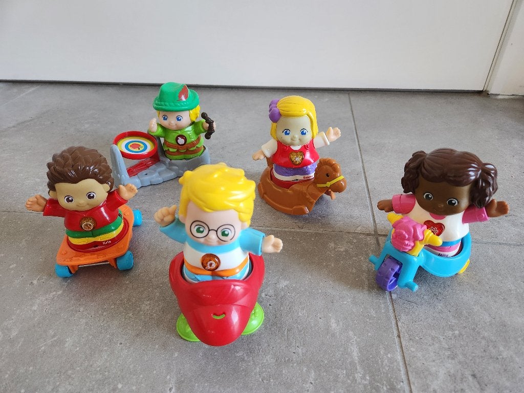 v-tech vrolijke vriendjes poppetjes, Kinderen en Baby's, Ophalen, Zo goed als nieuw, 2 tot 4 jaar