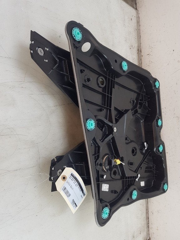 VITRE MECANISME AVANT DROIT Volkswagen Golf VIII (CD1), Volkswagen, Brose SE, Info@brose.com, Utilisé