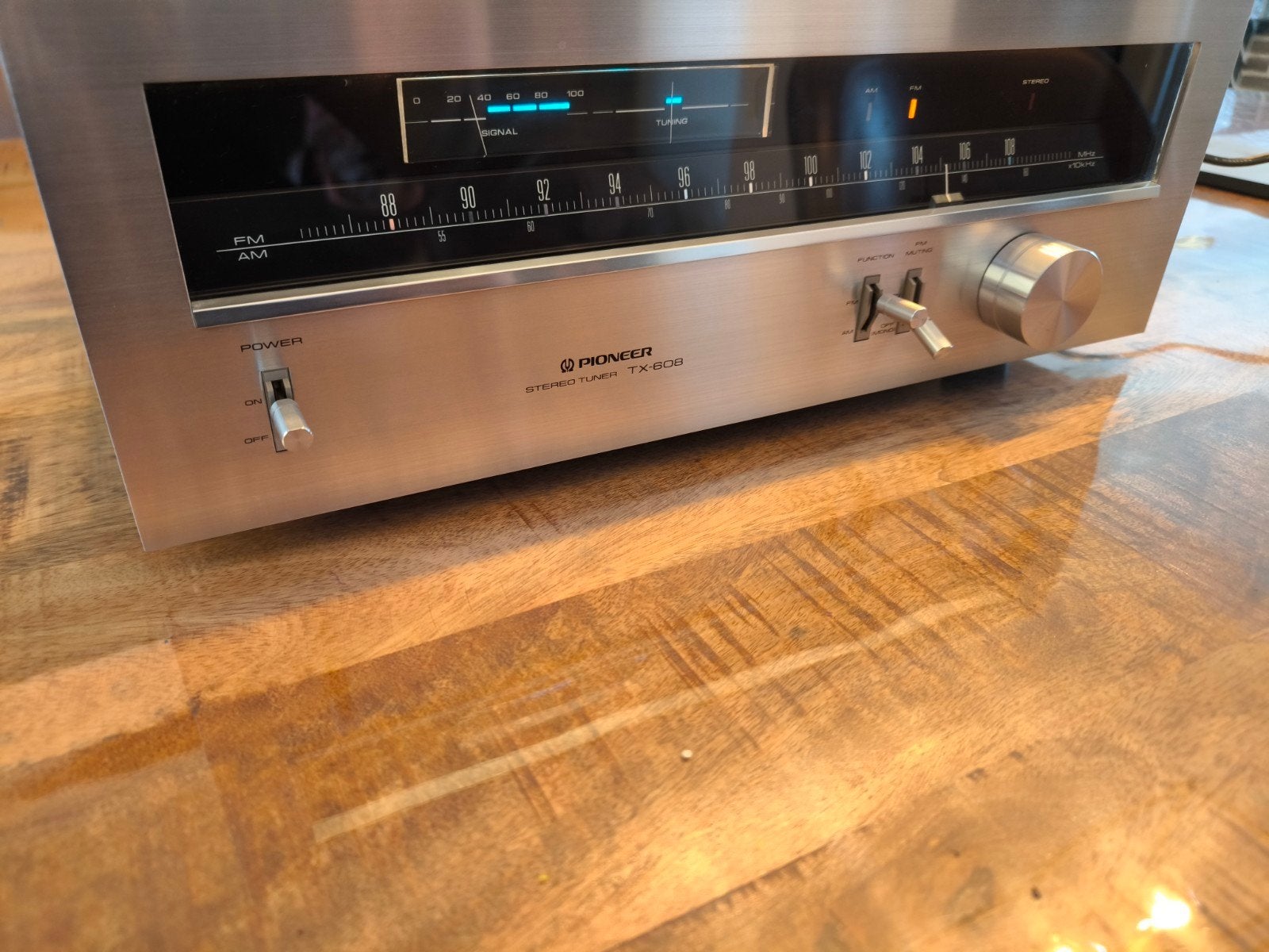 Pioneer TX-608 AM/FM Stereo Tuner (1979-1981)
AM/FM Stereo T, Ophalen of Verzenden
