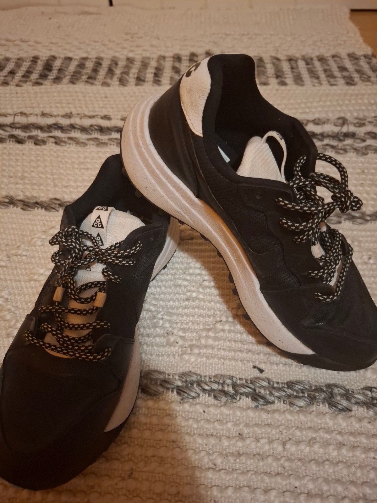 Nike wandelschoenen, Vêtements | Femmes, Chaussures de marche, Nike, Enlèvement, Porté