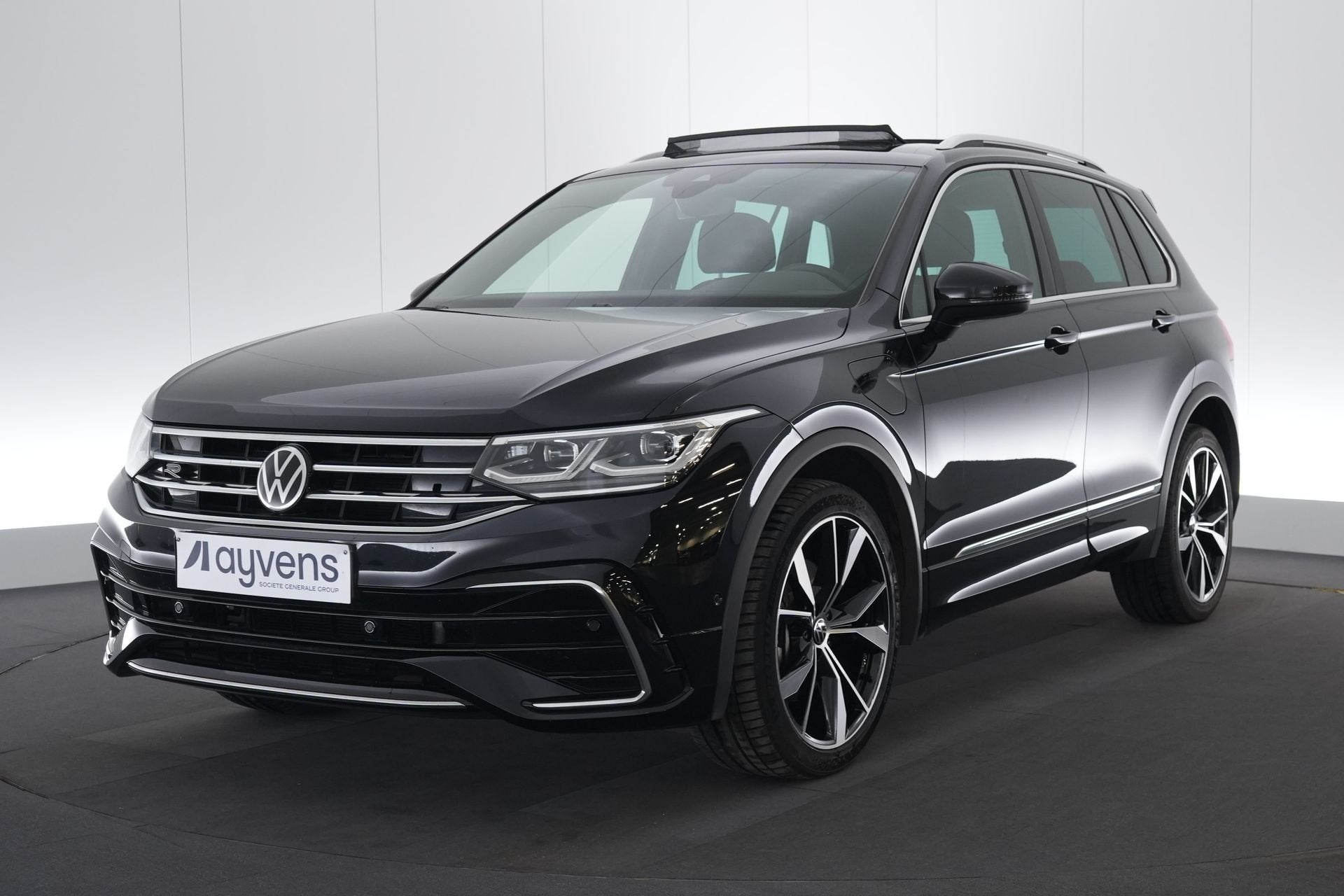 (2CJC678) VOLKSWAGEN TIGUAN, Auto's, Stof, 35 g/km, Zwart, Plug-in hybride