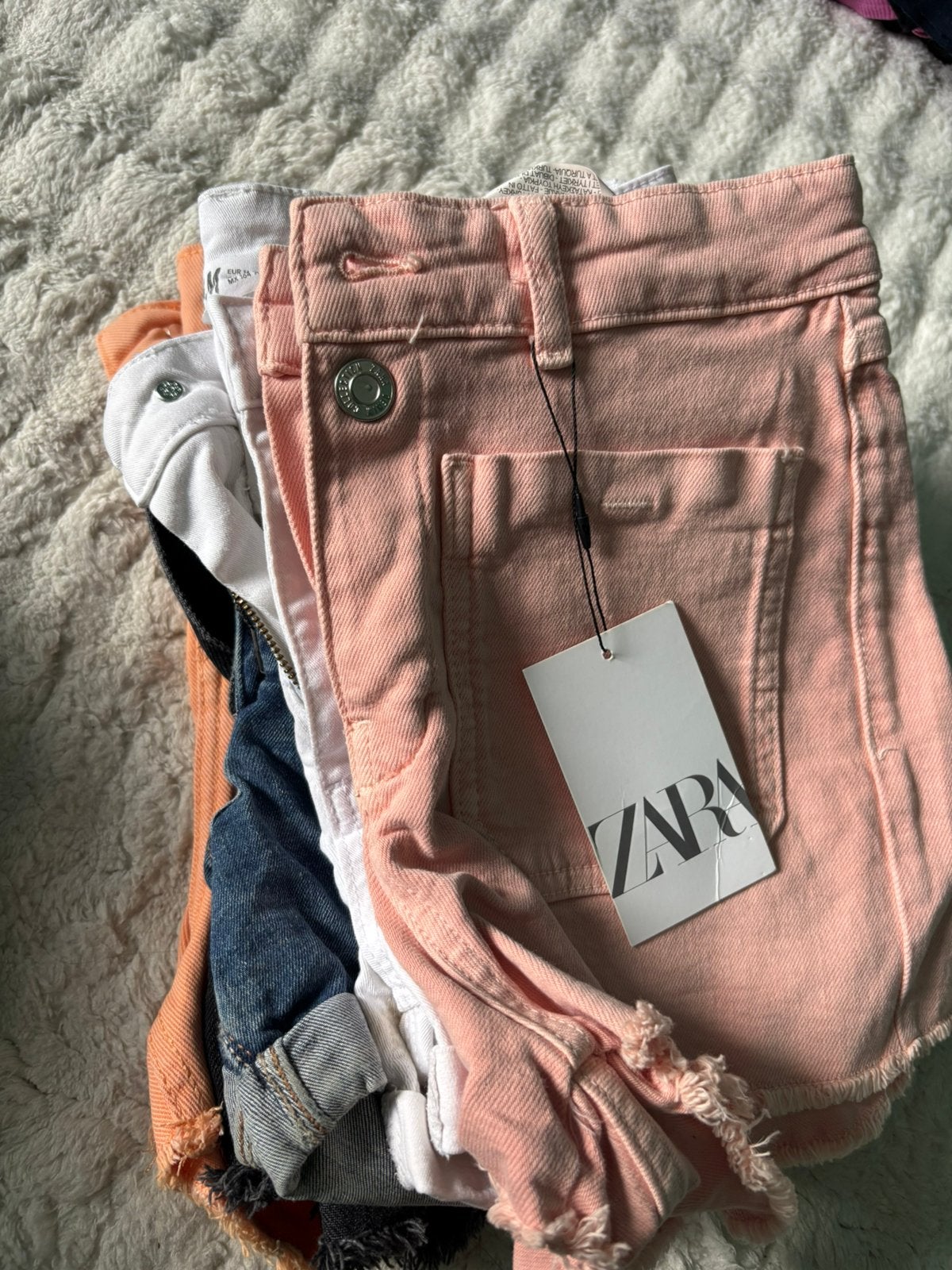 Pakket denim shorts Zara & H&M – Maat 164(13 14 jaar), Vêtements | Femmes, Packs de vêtements pour femmes, Enlèvement ou Envoi
