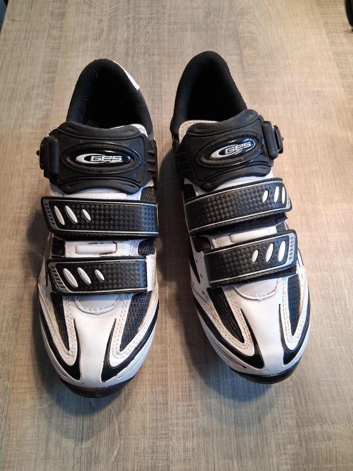 Schoen voor klikpedalen, Ophalen, Schoenen