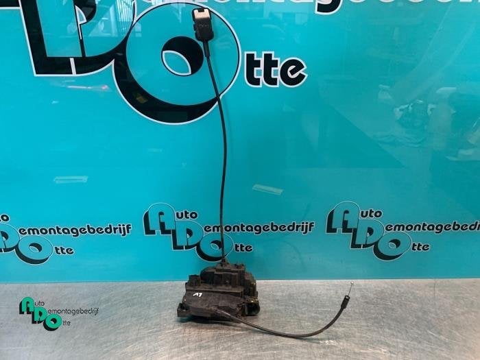 Deurslot Mechaniek 4Deurs links-voor van een Renault Clio (C, Gebruikt, -, Renault, -
