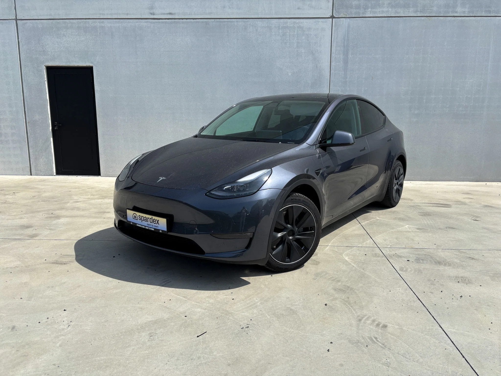 Tesla Model Y Long Range AWD | Leasing (automatique), Cuir, Argent ou Gris, Achat, Entreprise