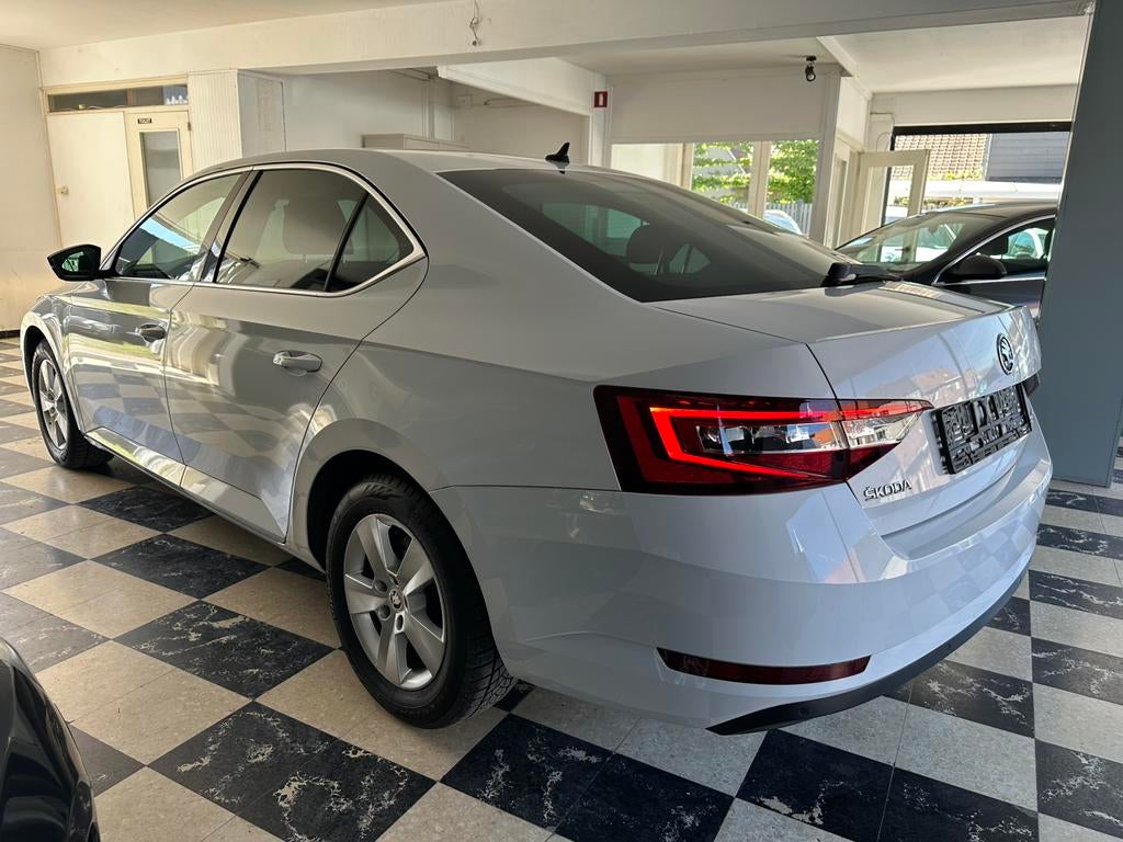 Skoda Superb Combi 1.6 TDI DSG Ambition Voiture avec TVA, Autos, Capteur de lumière, Achat, Euro 6, Entreprise