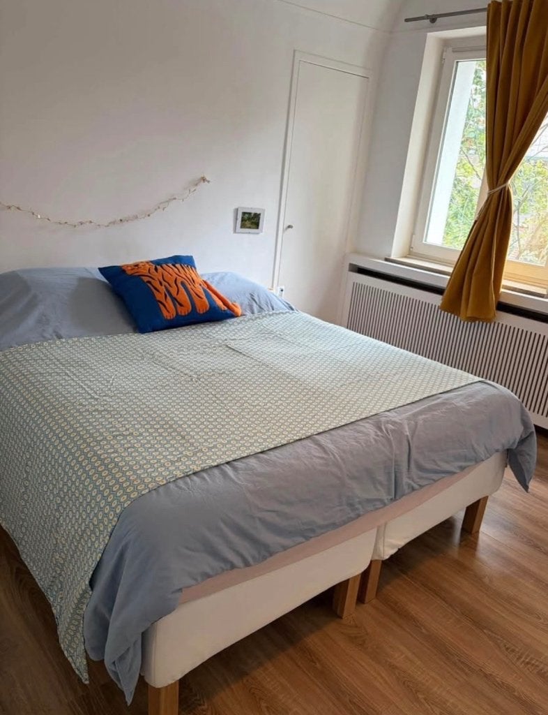 Lit 160/200 avec sommier et matelas, Enlèvement, Comme neuf, Sommier