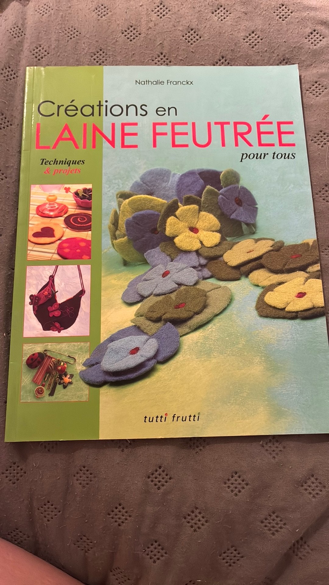 Création en laine feutrée pour tous, Enlèvement ou Envoi, Comme neuf