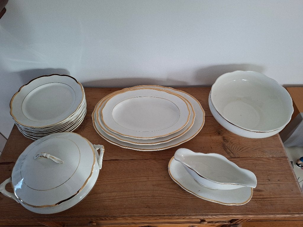 Serie borden servies, Ophalen