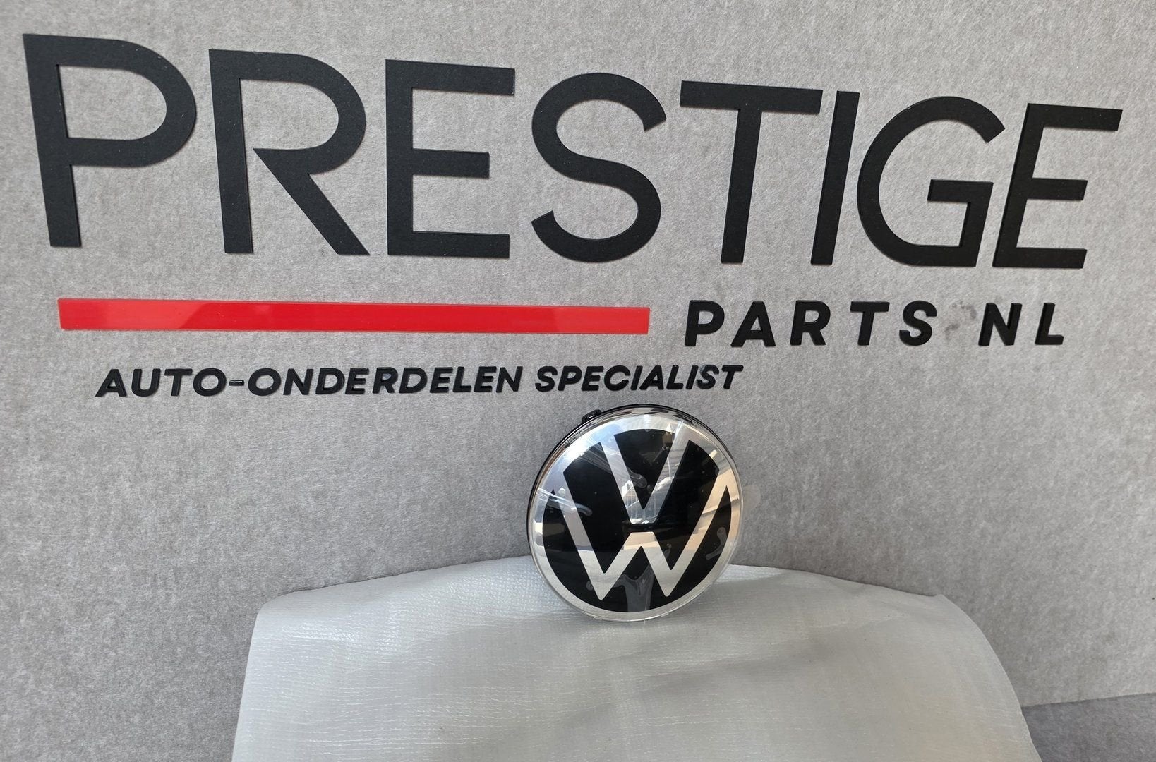 VW Polo 2G Facelift ACC Logo Grille Embleem 5H0853601H Orgin, Neuf, Volkswagen, -, Origine de la pièce connue