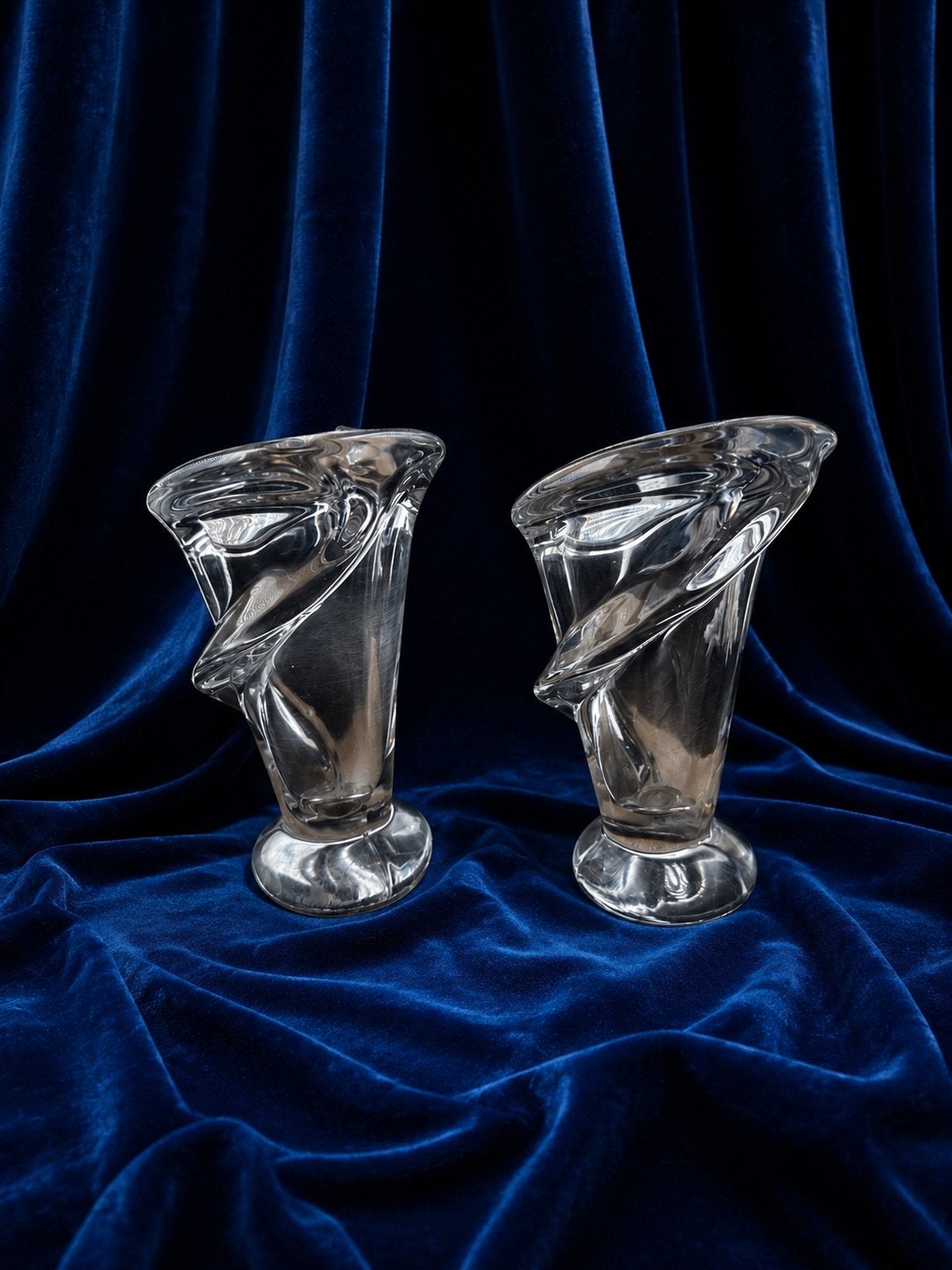 Jolie paire de vases en Cristal (Vannes) mid century, Antiquités & Art, Antiquités | Vases, Enlèvement ou Envoi