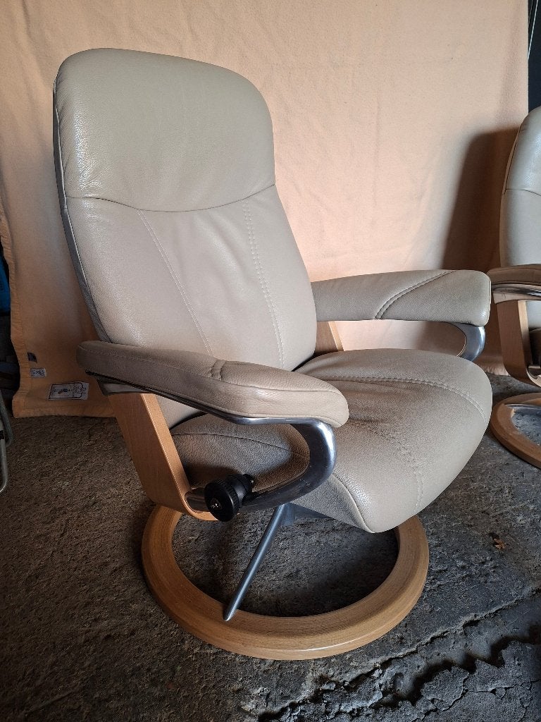 Ensemble de 2 Fauteuils Stressless Consul et 2 repose-pieds, Enlèvement, Utilisé, Cuir, Moderne